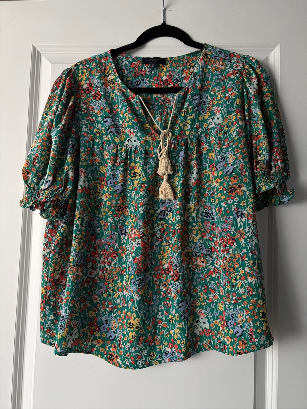 Floral Puff-Sleeve V-Neck Top in Green